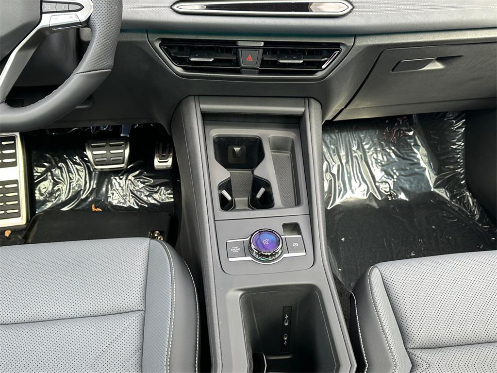 new 2025 Volkswagen Tiguan car, priced at $37,853