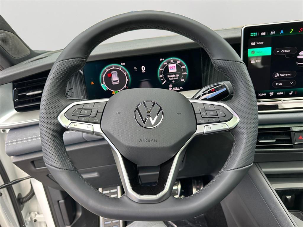 new 2025 Volkswagen Tiguan car, priced at $37,853
