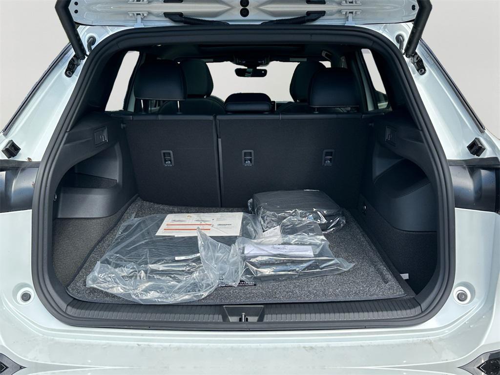 new 2025 Volkswagen Tiguan car, priced at $37,853