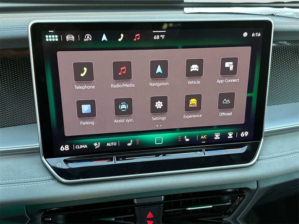new 2025 Volkswagen Tiguan car, priced at $40,083