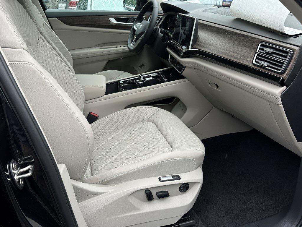 new 2025 Volkswagen Atlas car