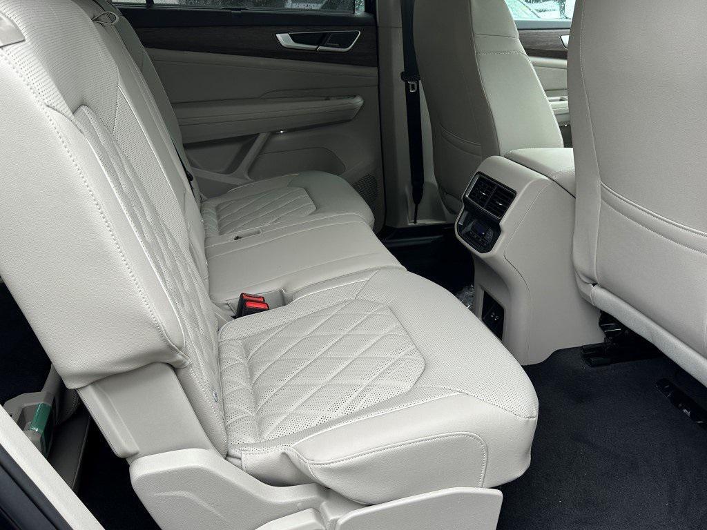 new 2025 Volkswagen Atlas car