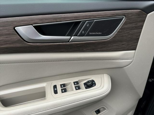new 2025 Volkswagen Atlas car, priced at $50,168