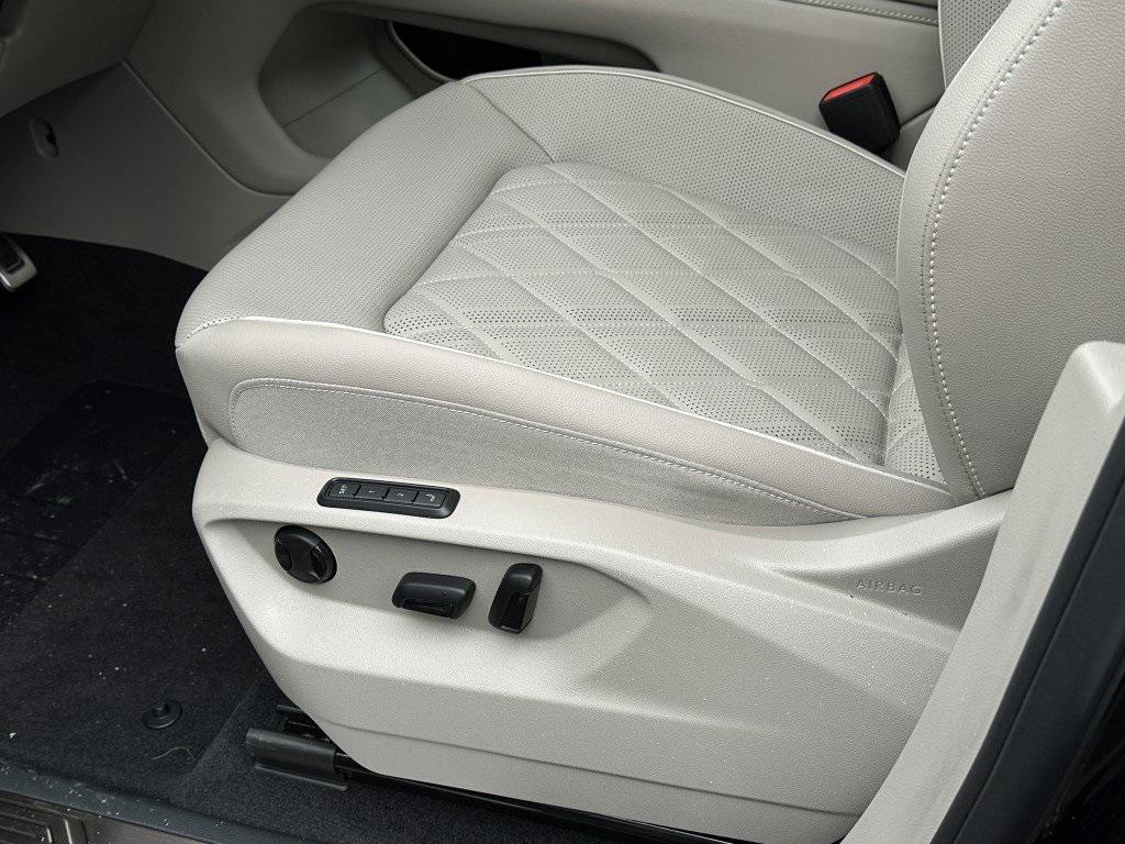 new 2025 Volkswagen Atlas car