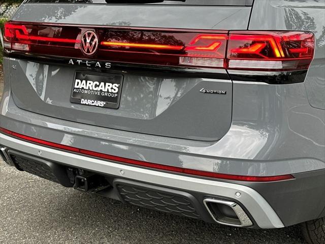 new 2025 Volkswagen Atlas car, priced at $44,300