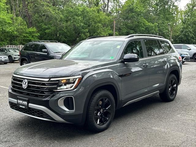 new 2025 Volkswagen Atlas car, priced at $44,300