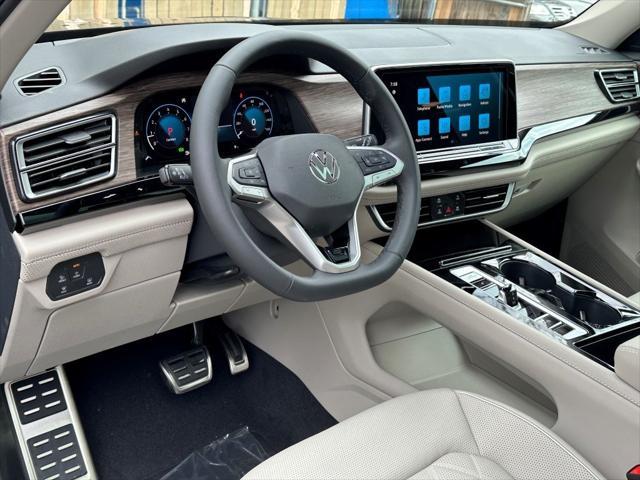 new 2025 Volkswagen Atlas car, priced at $54,661