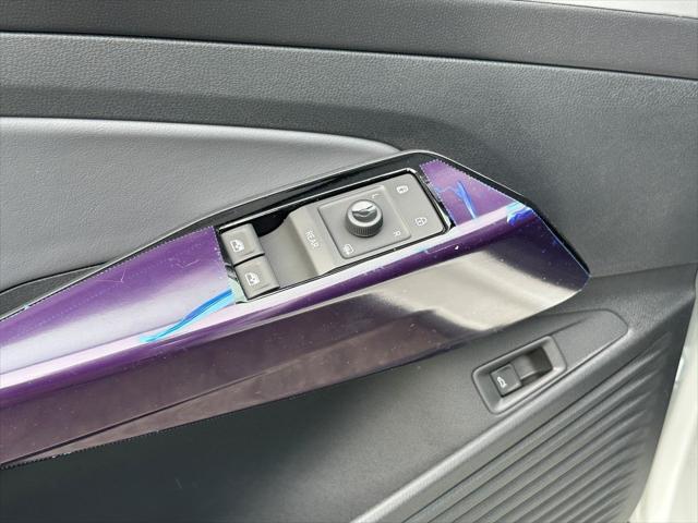 new 2025 Volkswagen ID.4 car, priced at $46,092