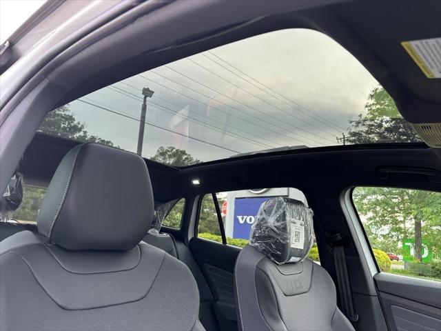 new 2025 Volkswagen ID.4 car, priced at $46,092