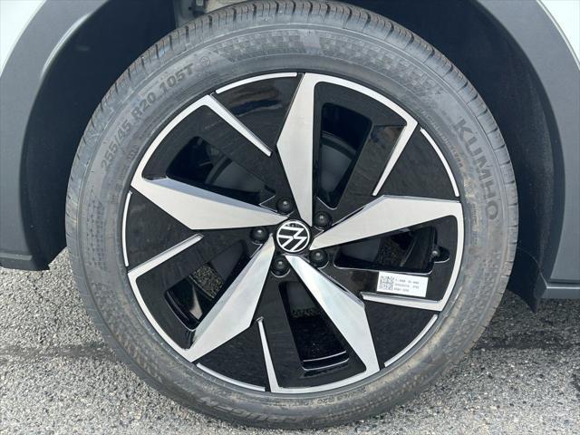 new 2025 Volkswagen ID.4 car, priced at $46,092