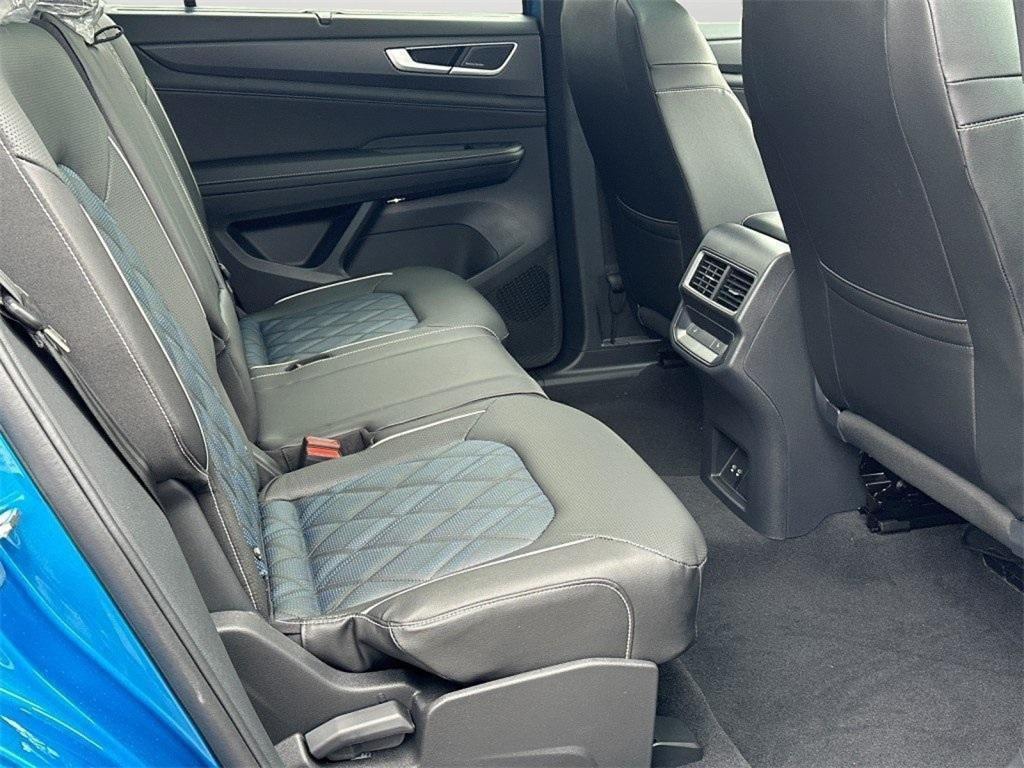 new 2025 Volkswagen Atlas Cross Sport car, priced at $50,519