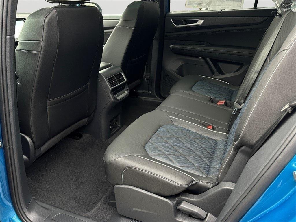 new 2025 Volkswagen Atlas Cross Sport car, priced at $50,519