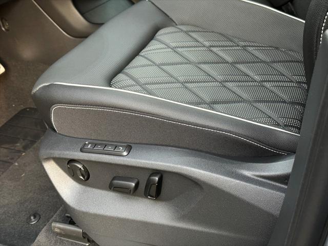 new 2025 Volkswagen Atlas car, priced at $52,703