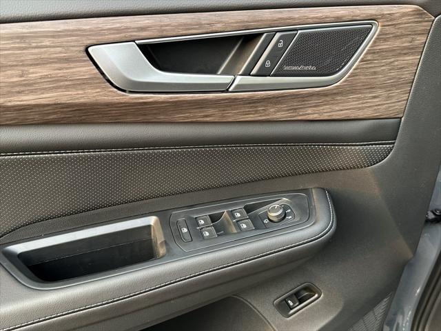 new 2025 Volkswagen Atlas car, priced at $52,703