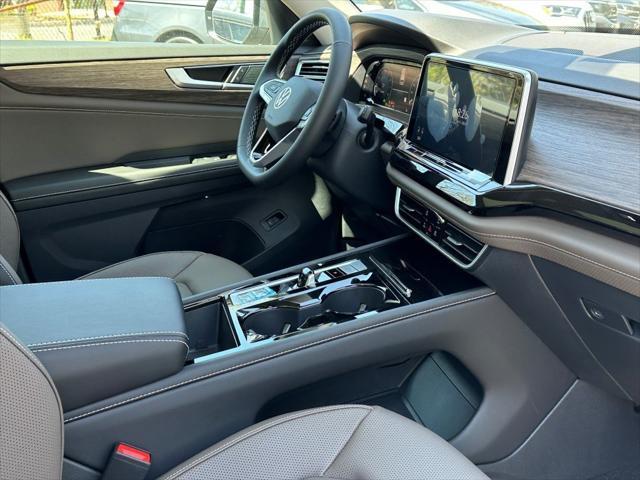 new 2025 Volkswagen Atlas car, priced at $46,777