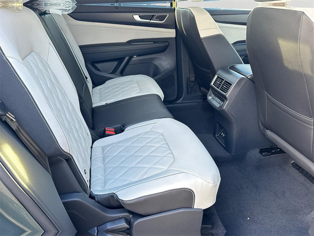 new 2026 Volkswagen Atlas Cross Sport car, priced at $51,824