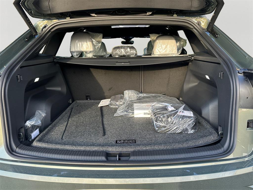 new 2026 Volkswagen Atlas Cross Sport car, priced at $51,824