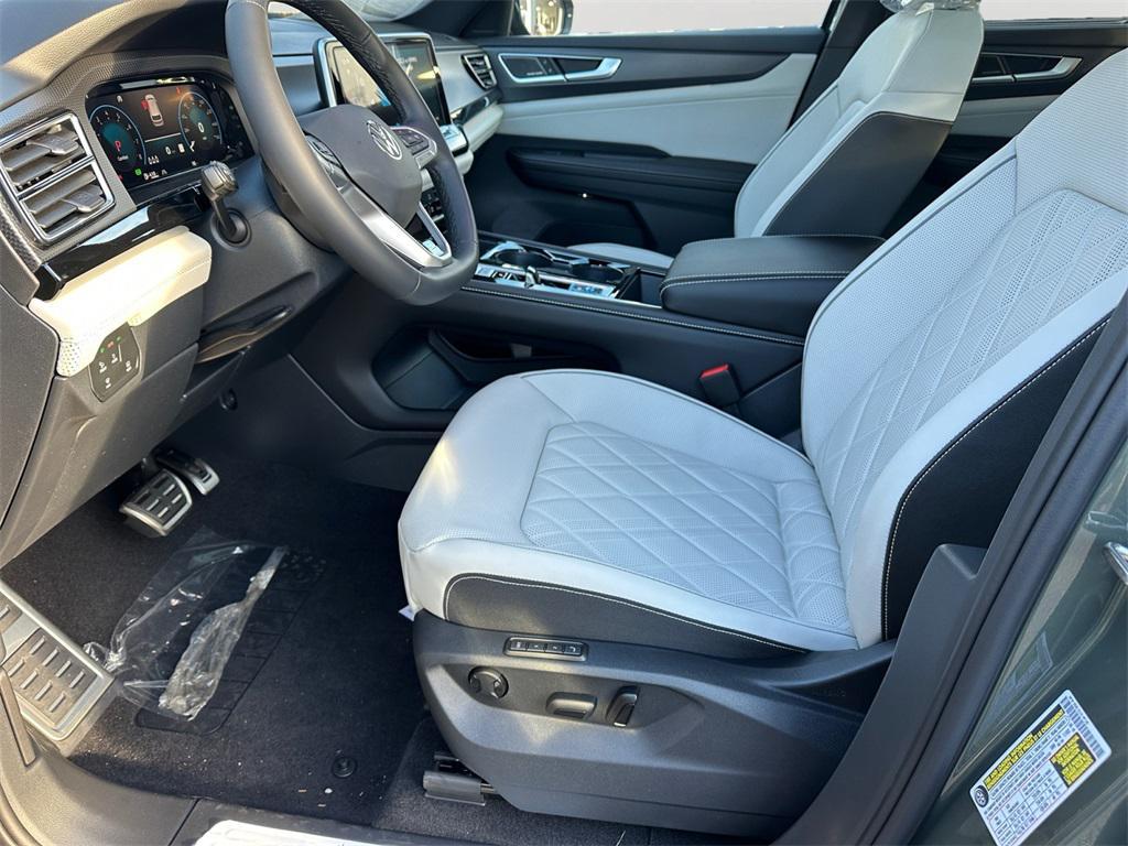 new 2026 Volkswagen Atlas Cross Sport car, priced at $51,824