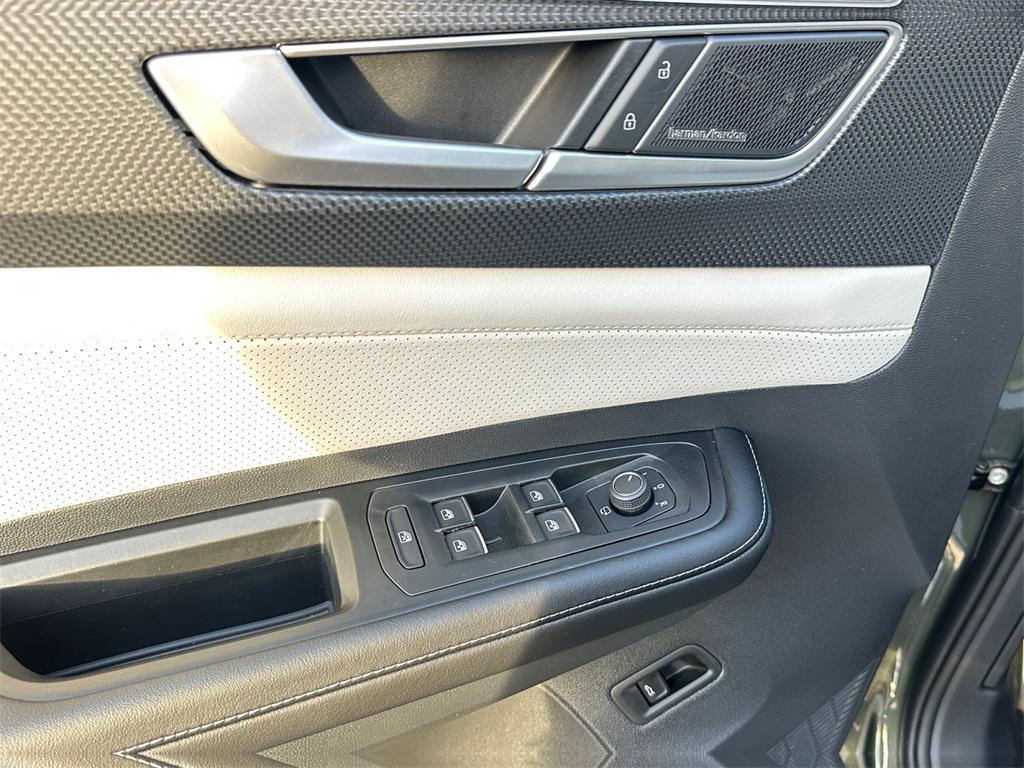 new 2026 Volkswagen Atlas Cross Sport car, priced at $51,824