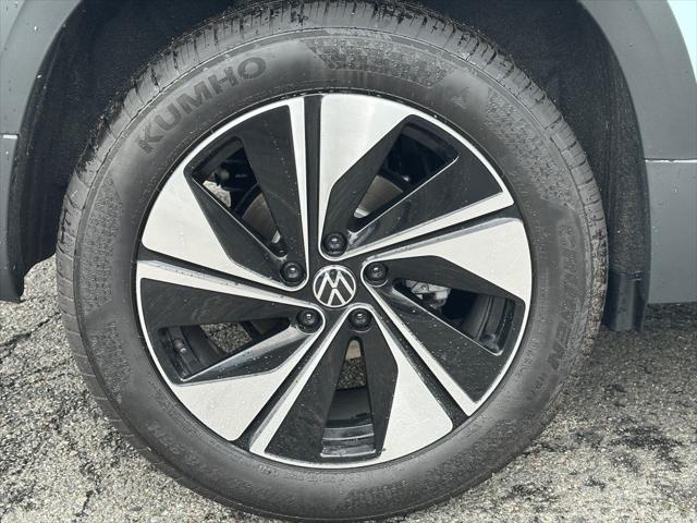new 2025 Volkswagen Taos car, priced at $32,406