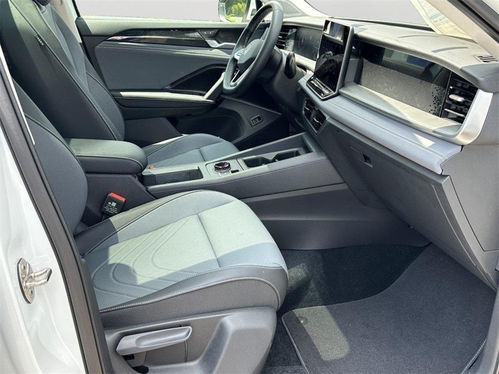new 2025 Volkswagen Tiguan car, priced at $36,026