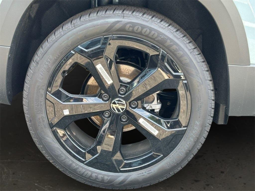 new 2025 Volkswagen Taos car, priced at $33,053