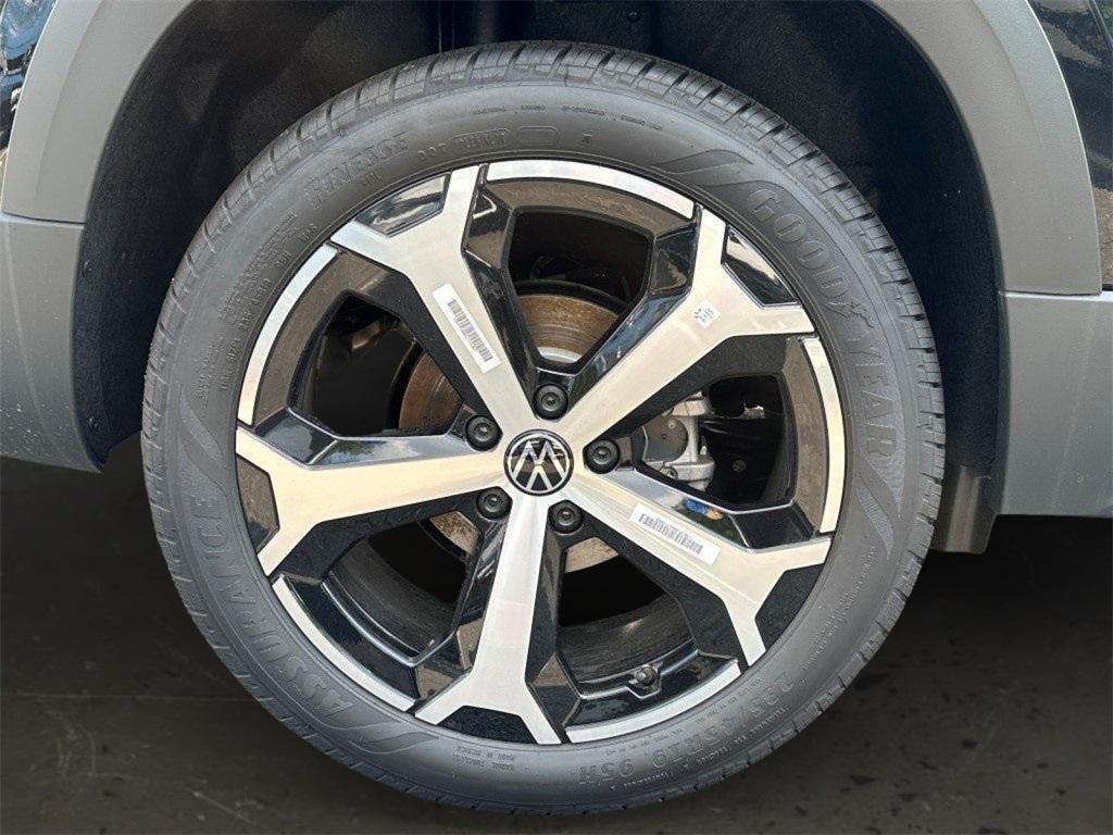 new 2025 Volkswagen Taos car, priced at $35,374