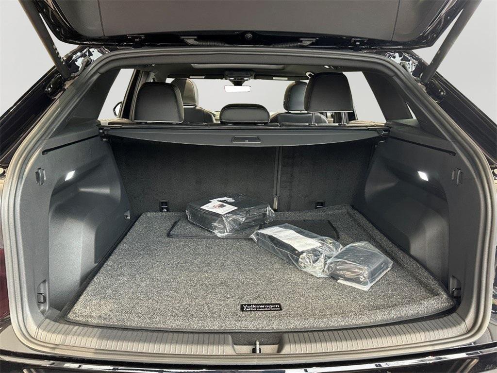 new 2025 Volkswagen Atlas Cross Sport car, priced at $51,278