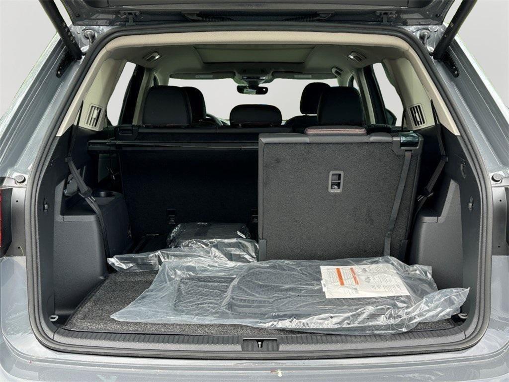 new 2025 Volkswagen Atlas car, priced at $44,770