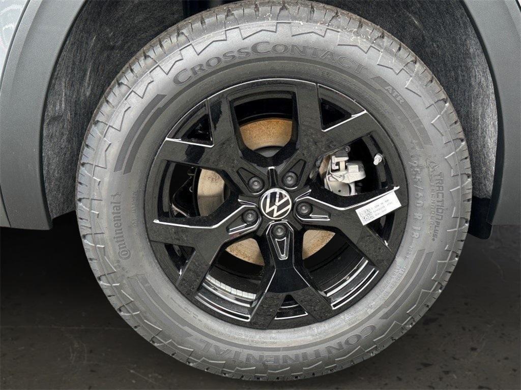 new 2025 Volkswagen Atlas car, priced at $44,770
