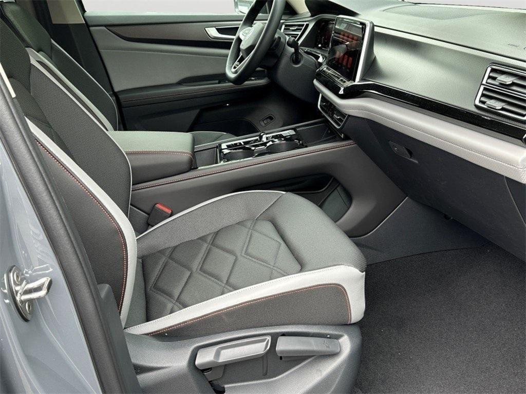 new 2025 Volkswagen Atlas car, priced at $44,770