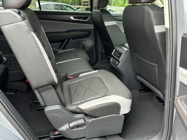 new 2025 Volkswagen Atlas car, priced at $44,712