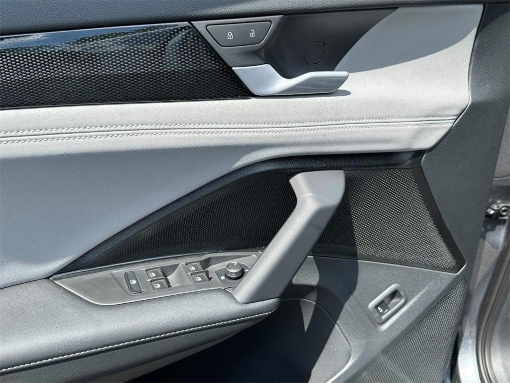 new 2025 Volkswagen Tiguan car, priced at $36,026