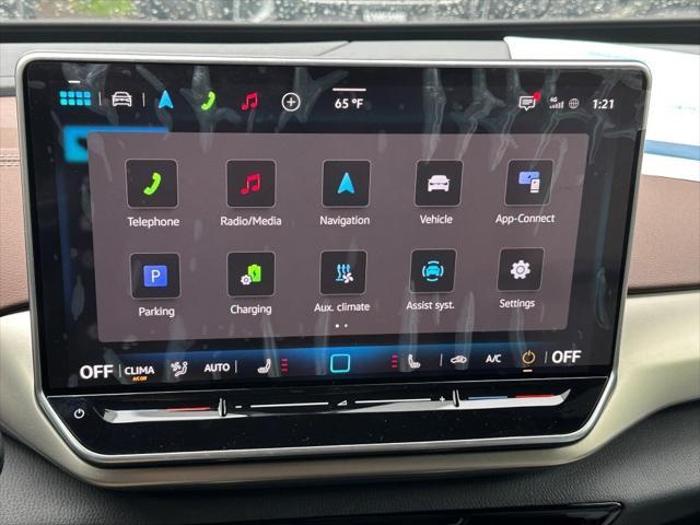 new 2025 Volkswagen ID.4 car, priced at $41,117