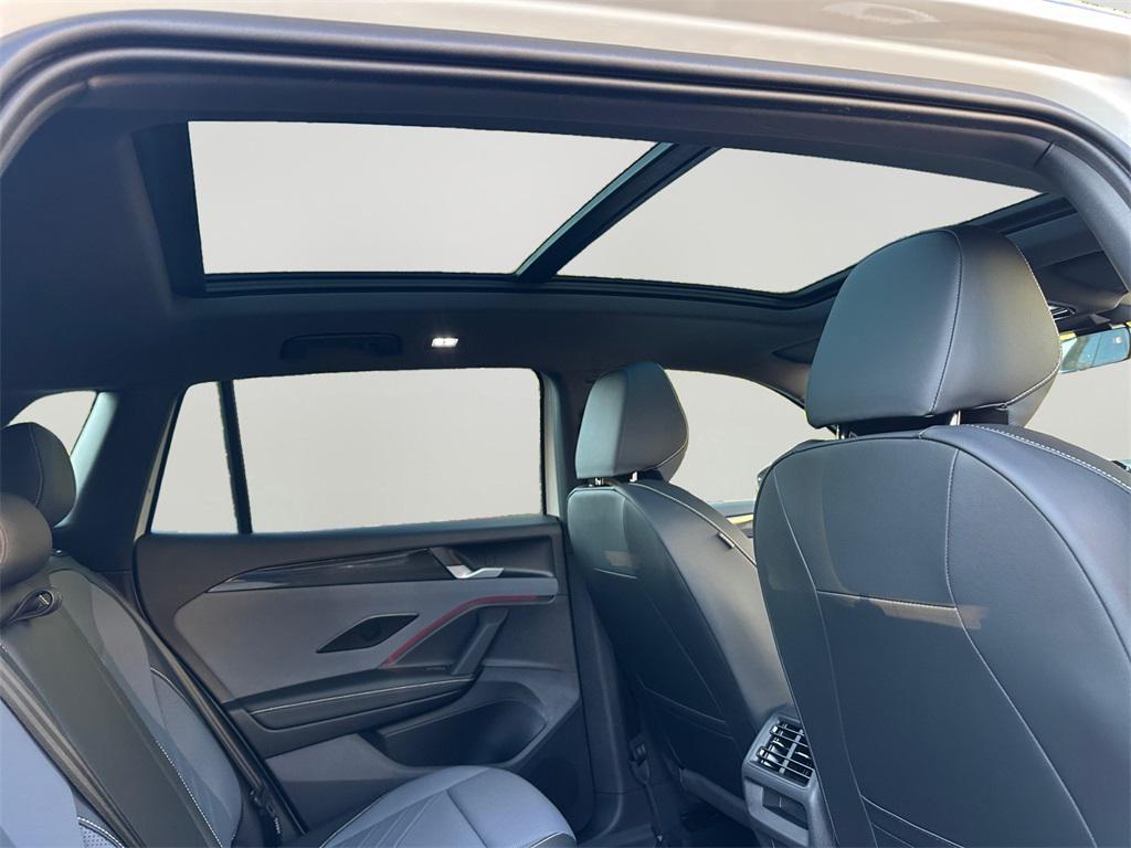 new 2025 Volkswagen Tiguan car, priced at $39,233