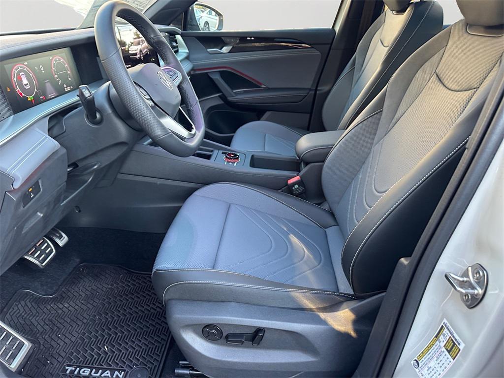 new 2025 Volkswagen Tiguan car, priced at $39,233