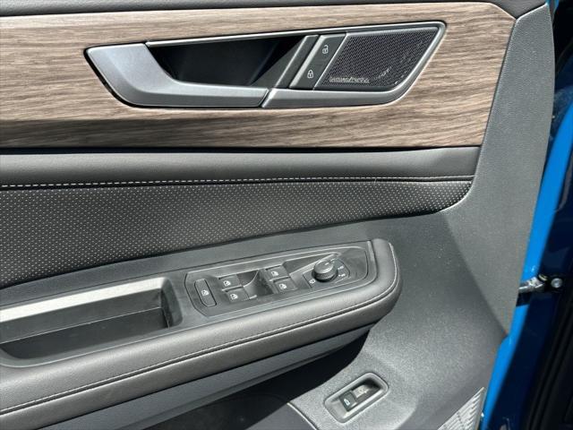 new 2025 Volkswagen Atlas car, priced at $50,929