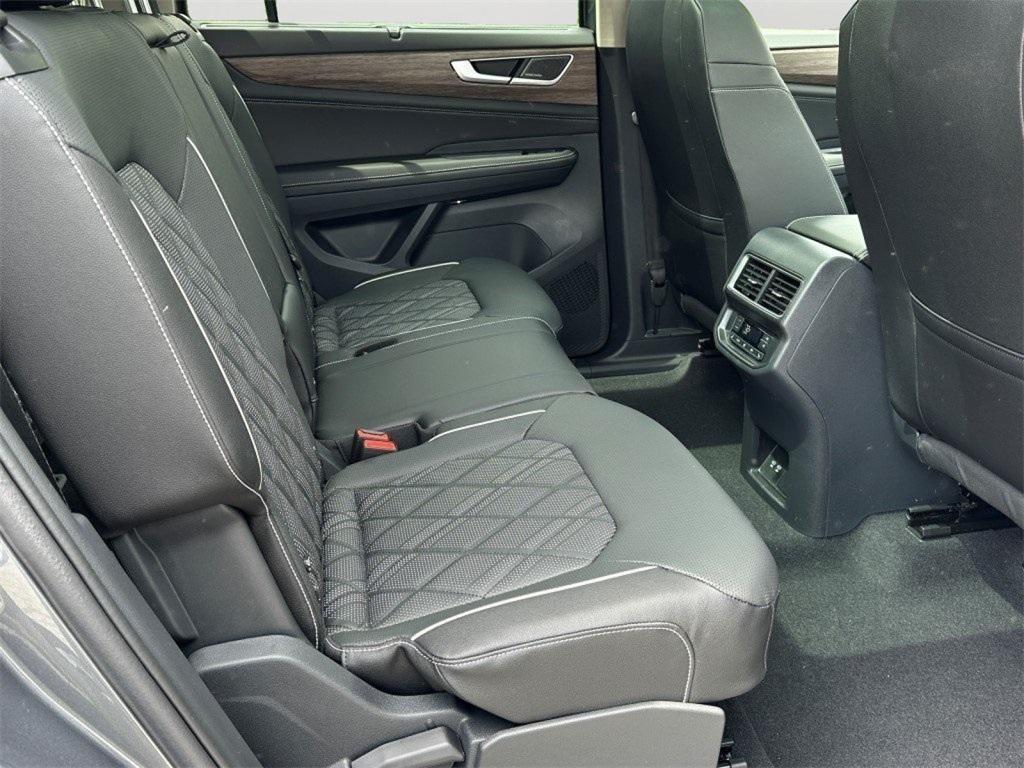 new 2025 Volkswagen Atlas car, priced at $48,200