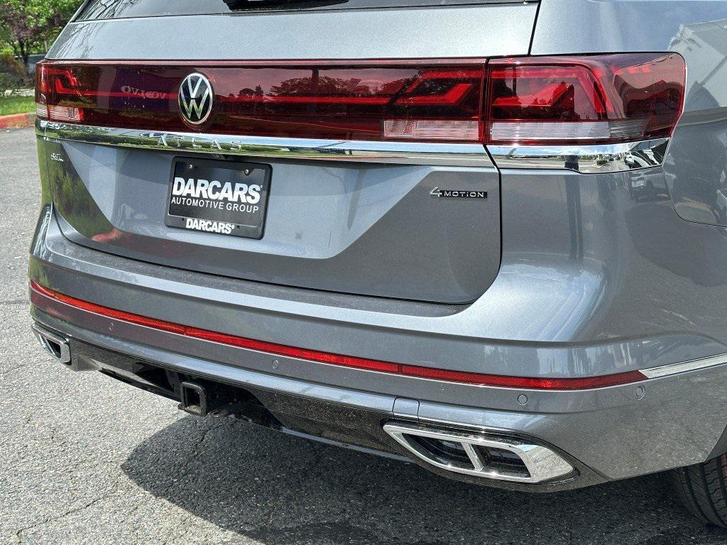 new 2025 Volkswagen Atlas car, priced at $50,668