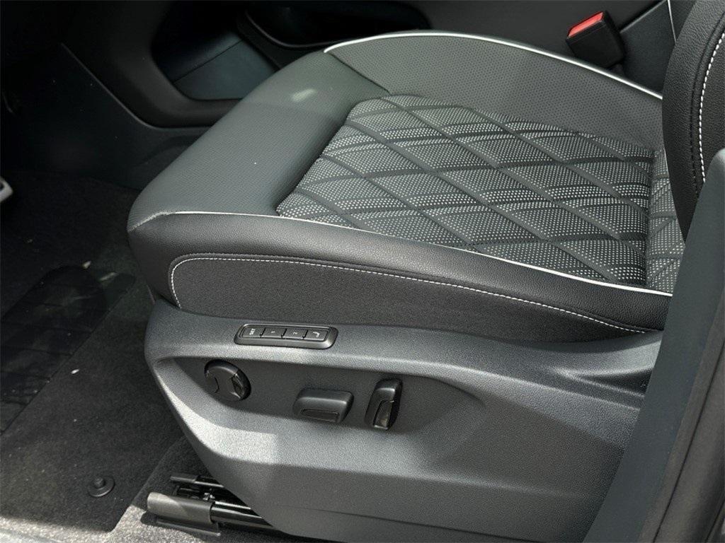 new 2025 Volkswagen Atlas car, priced at $48,200
