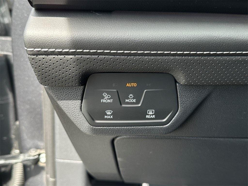 new 2025 Volkswagen Atlas car, priced at $48,200