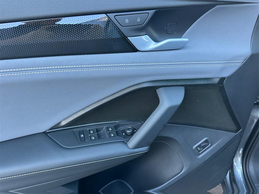 new 2025 Volkswagen Tiguan car, priced at $32,775