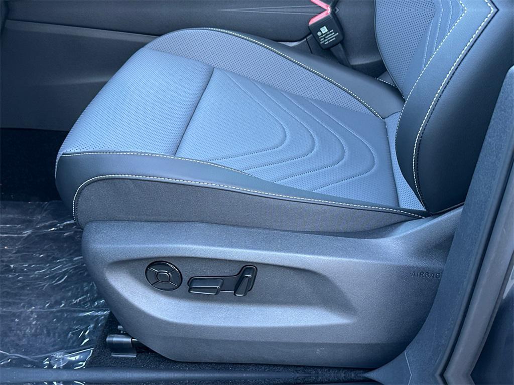 new 2025 Volkswagen Tiguan car, priced at $32,775