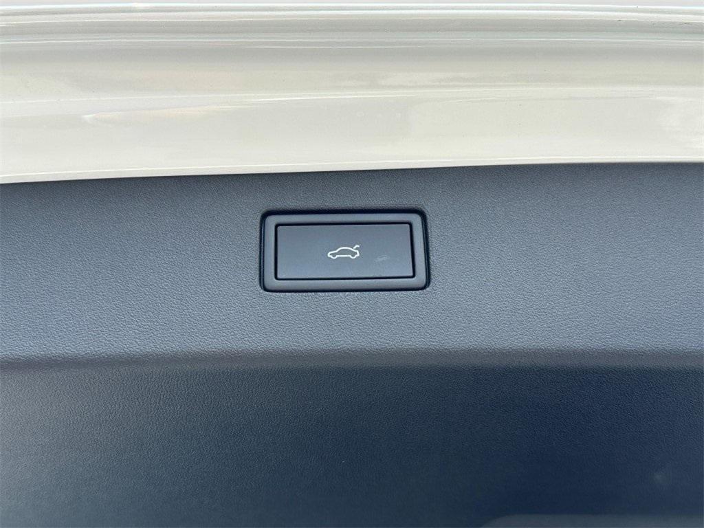 new 2025 Volkswagen Tiguan car, priced at $36,026