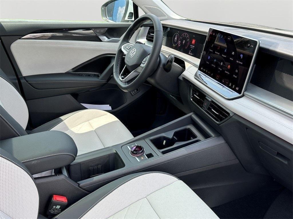 new 2025 Volkswagen Tiguan car, priced at $36,026