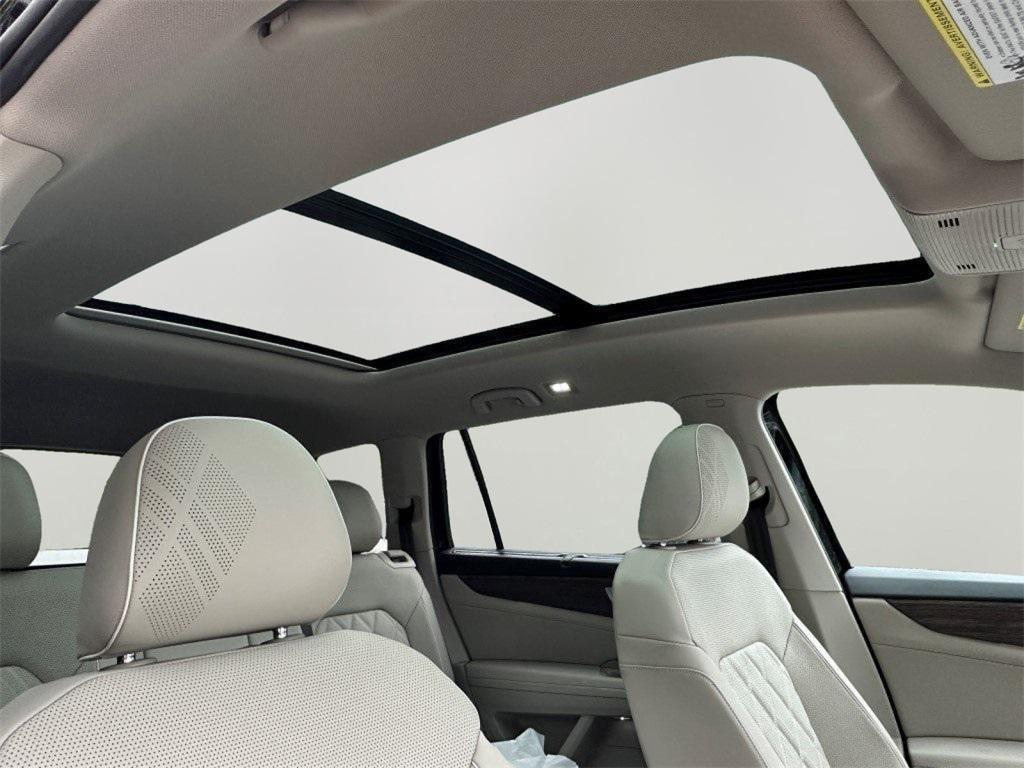 new 2025 Volkswagen Atlas car, priced at $50,668