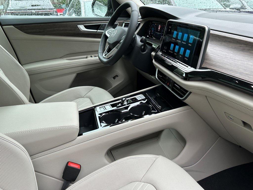 new 2025 Volkswagen Atlas car, priced at $50,668