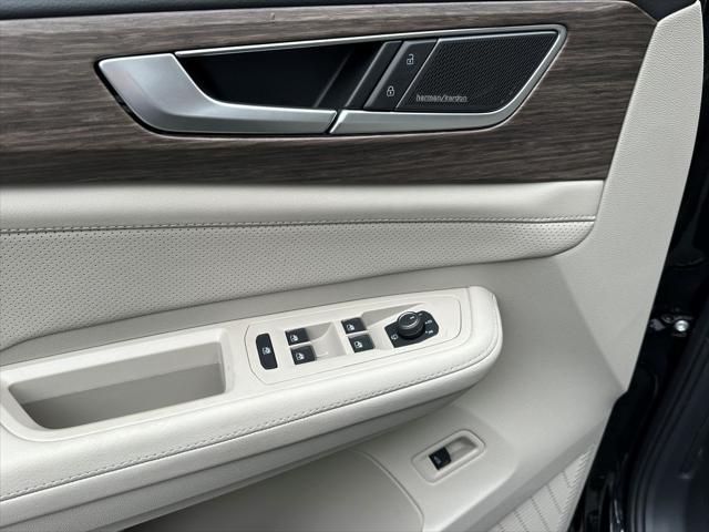 new 2025 Volkswagen Atlas car, priced at $52,668