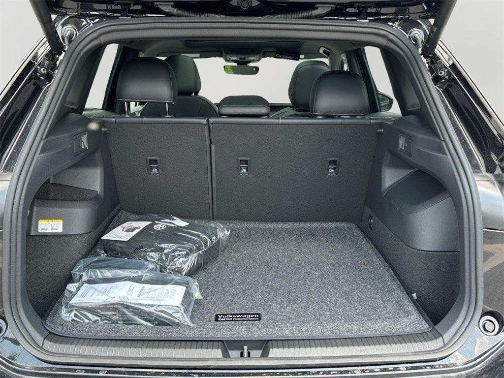 new 2025 Volkswagen Tiguan car, priced at $36,722