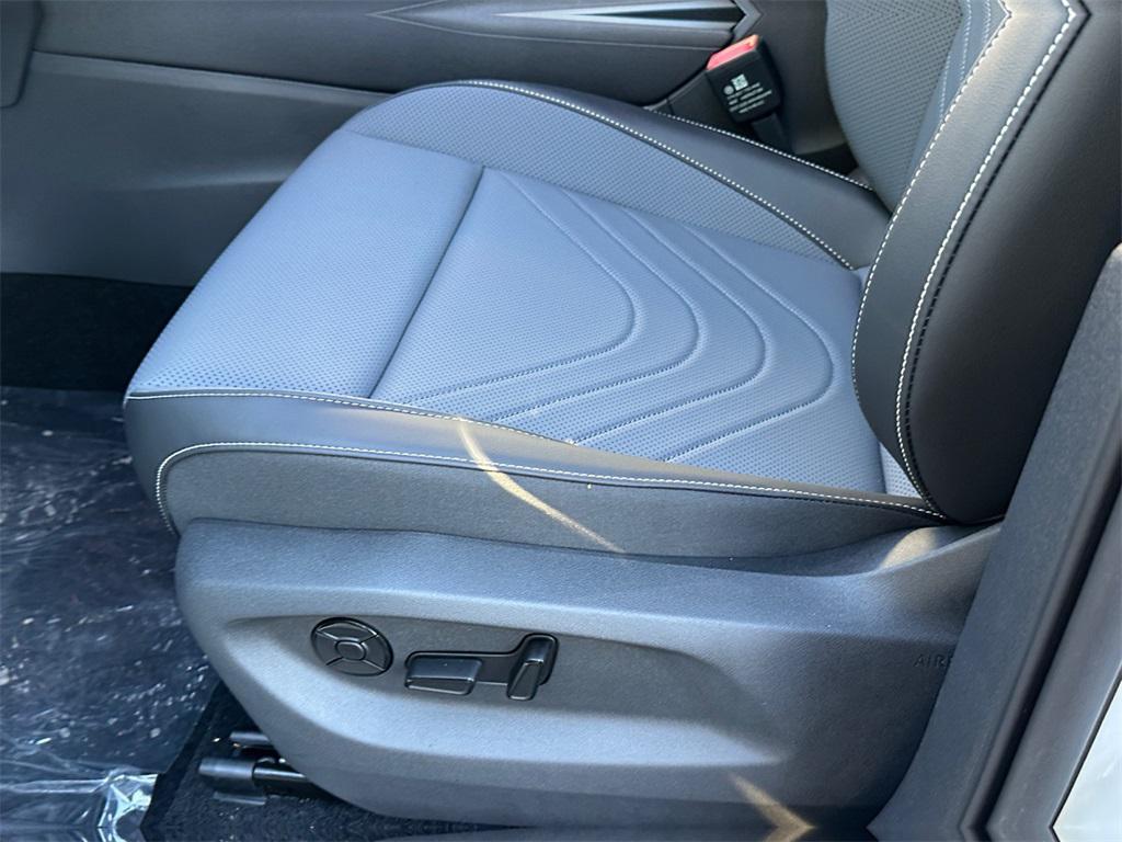 new 2025 Volkswagen Tiguan car, priced at $37,853